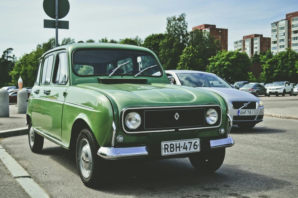 Entretenir une voiture de collection : les bonnes pratiques pour préserver un modèle passion